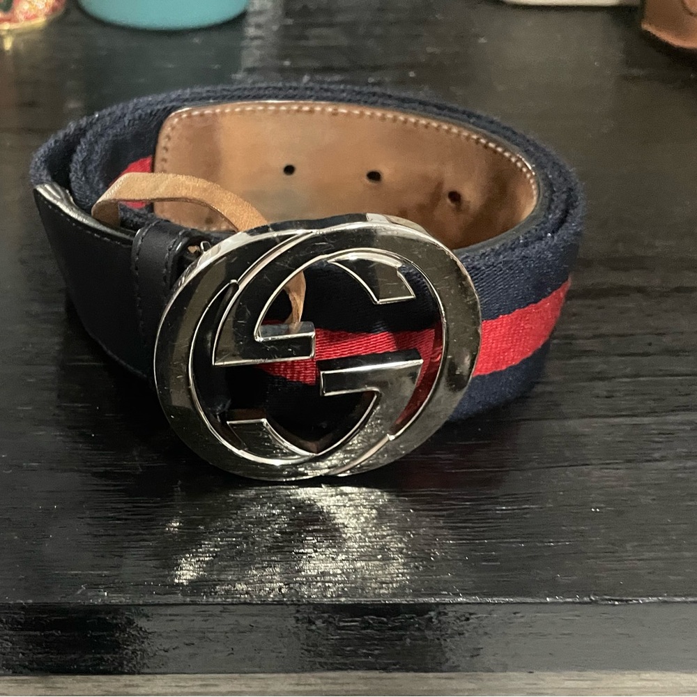 Web belt with G buckle